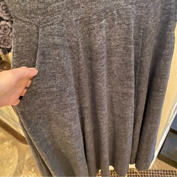 NWT~TORRID Super Soft Plush Gray Floral Sleeves Midi Dress Size 00 (M/L) - Picture 6 of 11